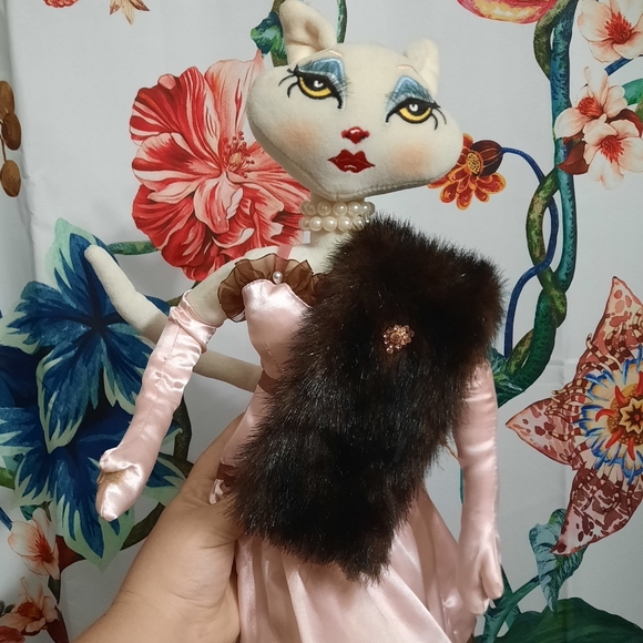 ~{GlamKats}~ Vintage early 2000's RARE GlamKats princess posable plush figure. - Picture 2 of 13